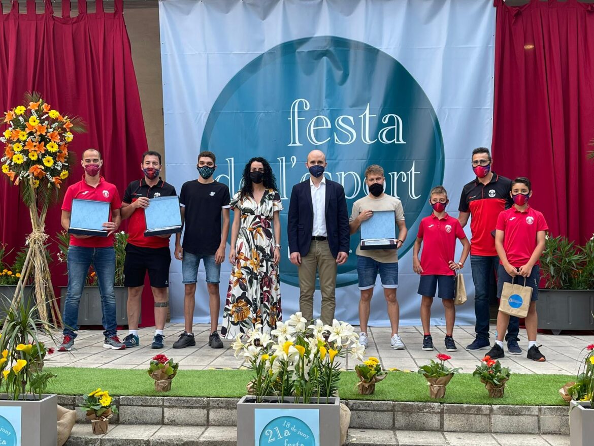 Un total de 95 deportistas fueron reconocidos por su trabajo durante la temporada, además se otorgaron 10 galardones honoríficos y 2 especiales.