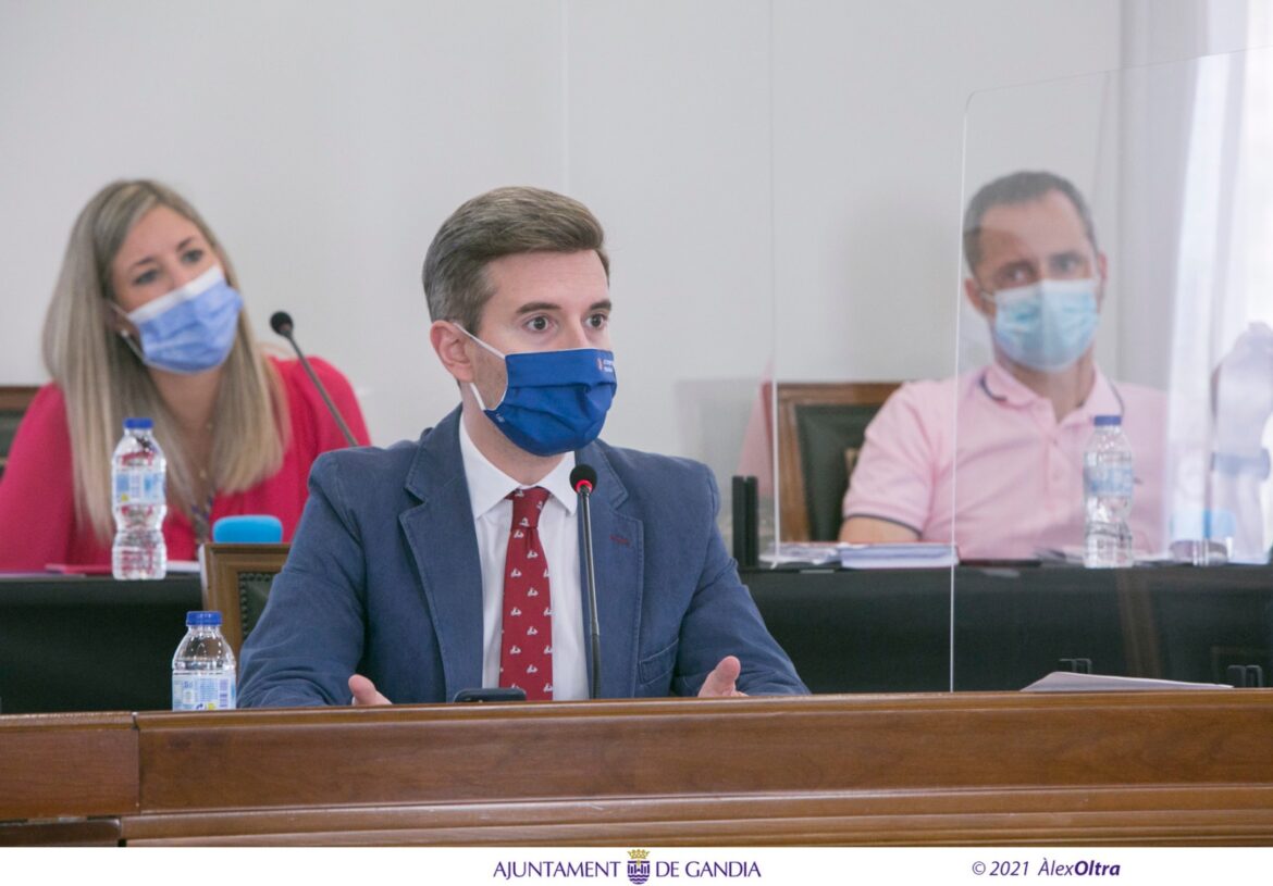 “crisis de gobierno, hoy con el glamping, ayer con el proyecto de la CV-60 y mañana con otra infraestructura que se paralizará por la falta de entendimiento”